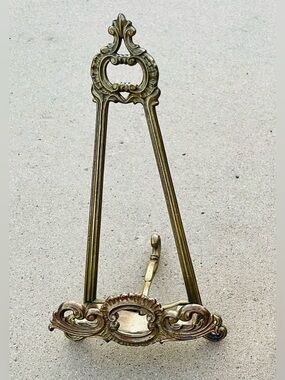 Brass Easel With Acanthus Scroll Design Wide Shelf